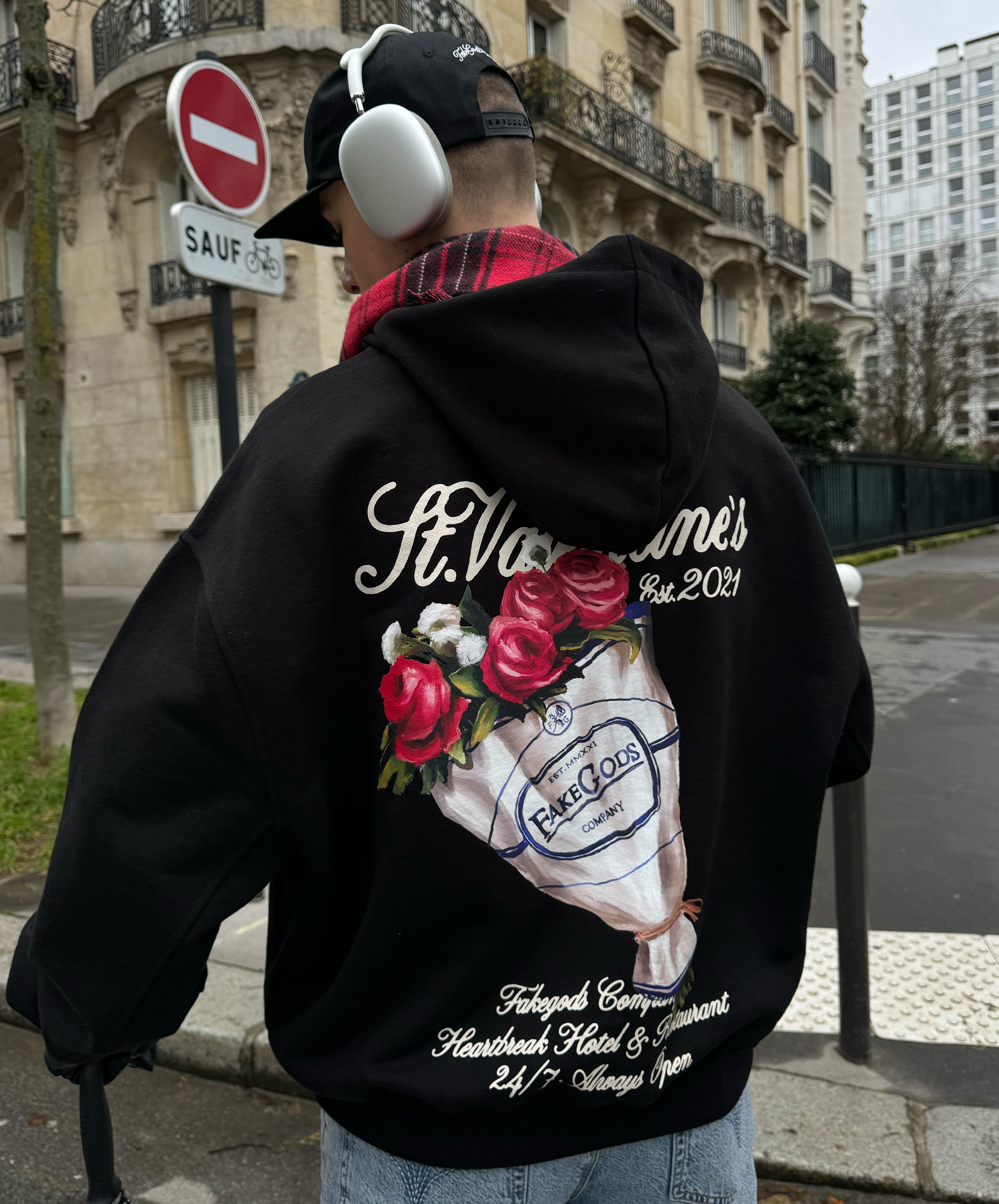 ROSE BOUQUET HOODIE BLACK 3 ROSE BOUQUET HOODIE BLACK