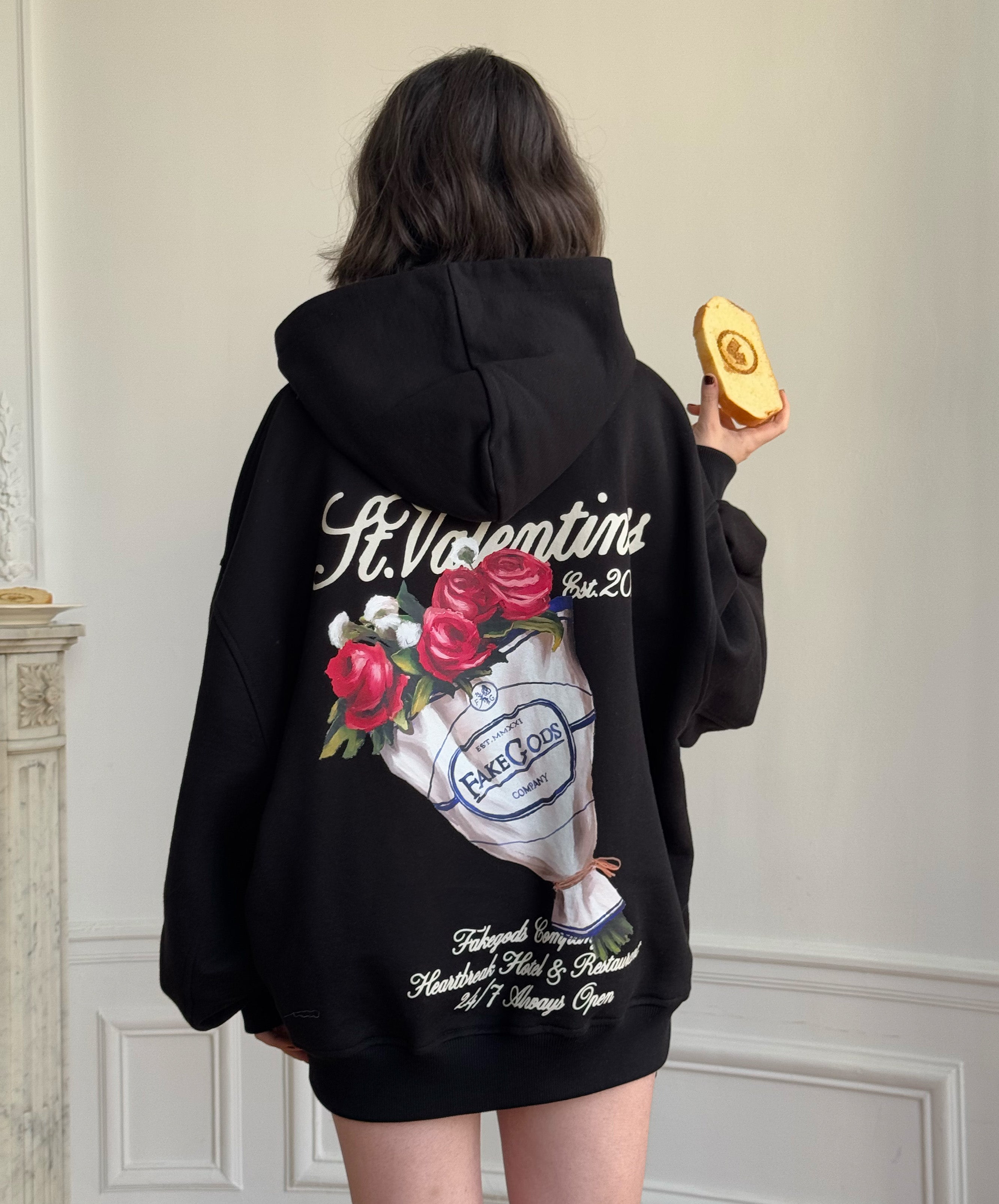 ROSE BOUQUET HOODIE BLACK 10 ROSE BOUQUET HOODIE BLACK